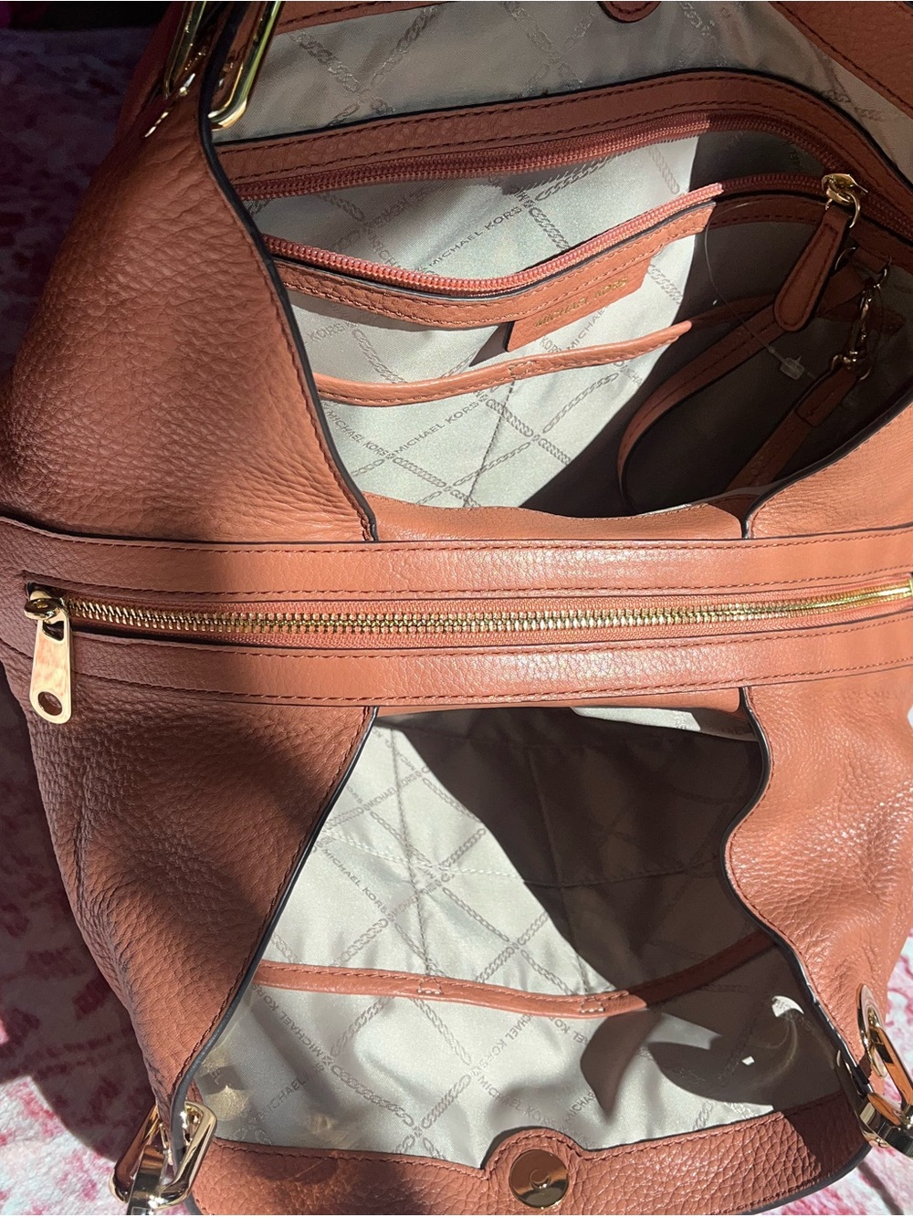 MICHAEL KORS Pebble Leather Triple Compartment RAVEN Shoulder Bag Gold Hardware - Picture 13 of 14
